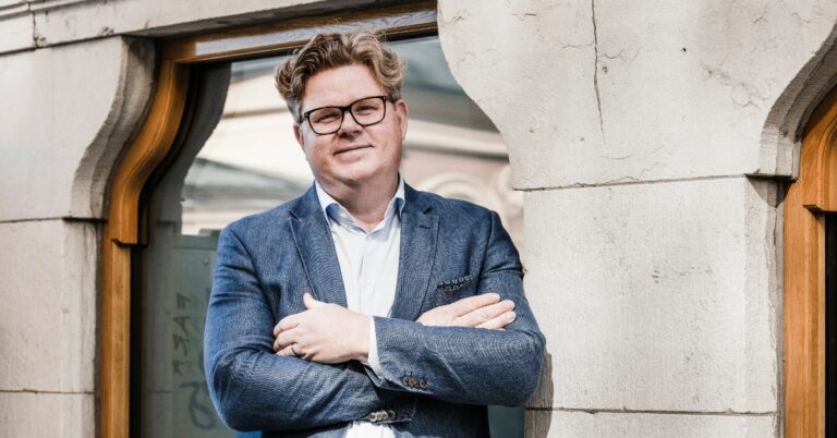 Moderaterna presenterar partiets utomhuskampanj