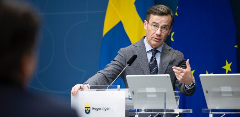 Regeringen godkänner två  vindkraftsparker