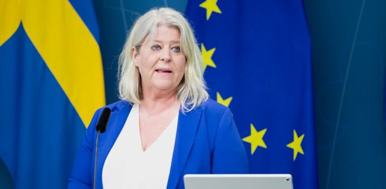 Den moderatledda regeringen presenterar satsning på fler familjehemsplatser