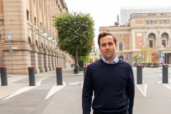 Benjamin Dousa: Vänstersvängen