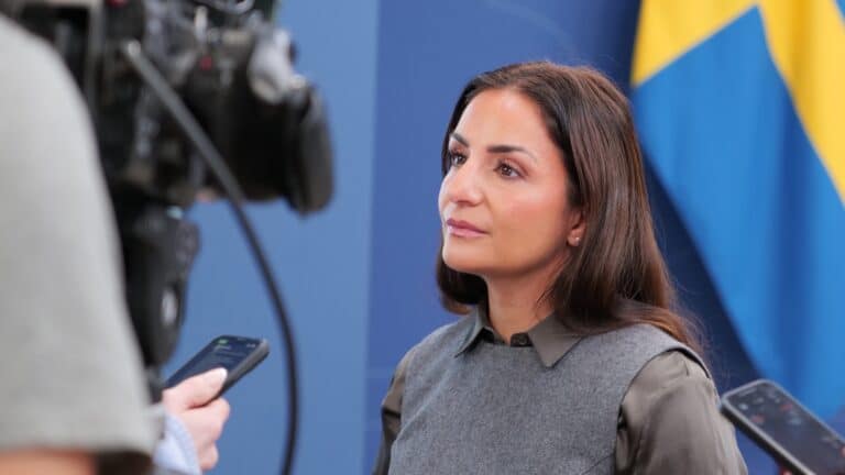 Parisa Liljestrand, kulturminister, presenterar den nya lässtrategin