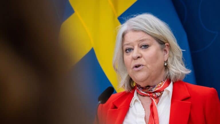 Camilla Waltersson grönvall om tidiga insatser för att skydda barn
