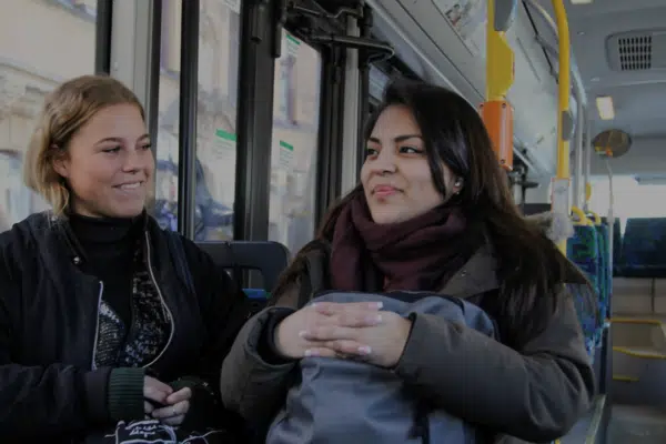 Nu halverar vi priset i kollektivtrafiken
