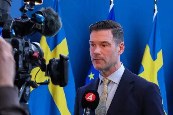 Våldtäktsmän ska diskvalificeras från svenskt medborgarskap