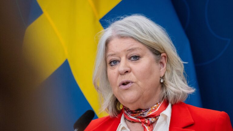 Barn ska skyddas bättre mot våld