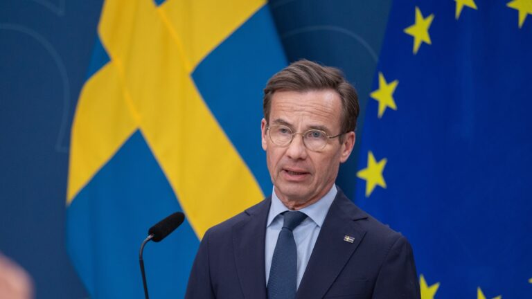 Vänsterpartiet vill göra boendet dyrare för vanliga familjer