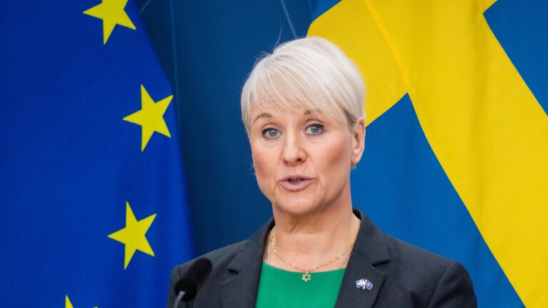 Vi stärker seniorers trygghet och säkerhet