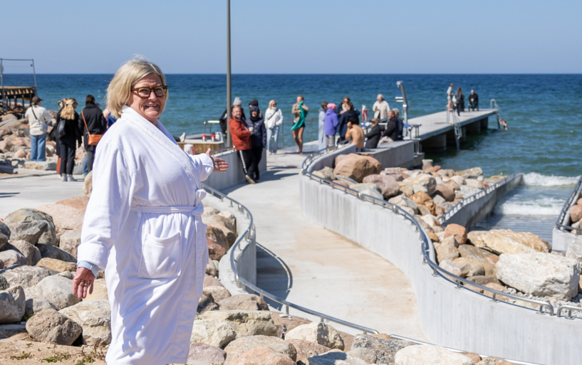 Visby havsbad invigsav Mariette Nicander. Kallisbryggan