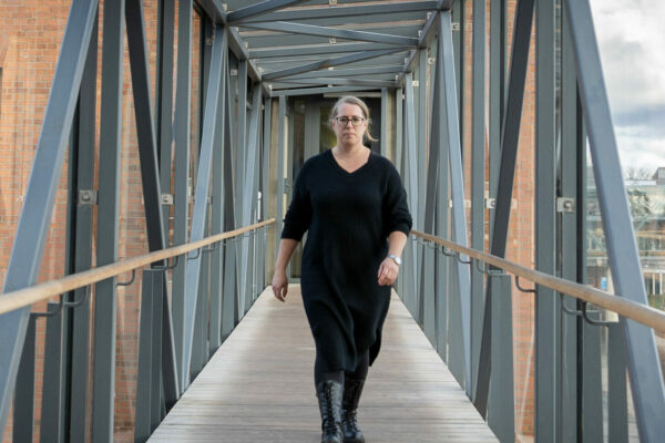 Lina Runander. Den osynliga kraften och rätten till ett eget liv